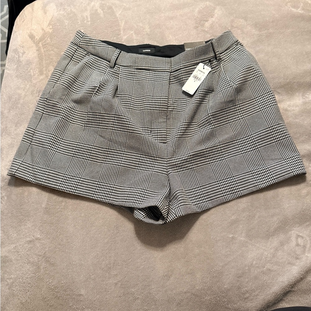 Express Black & White Plaid Tailored Women's Shorts